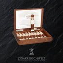 Plasencia Reserva Original Robusto, geöffnete 10er Zigarrenkiste mit Blick auf die Robusto Zigarren in coloradofarbenem Deckblatt
